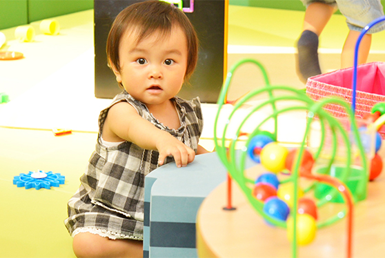 様々な年齢、国籍の子供たちと過ごす時間