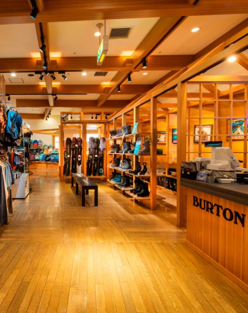 Burton Store - Rusutsu