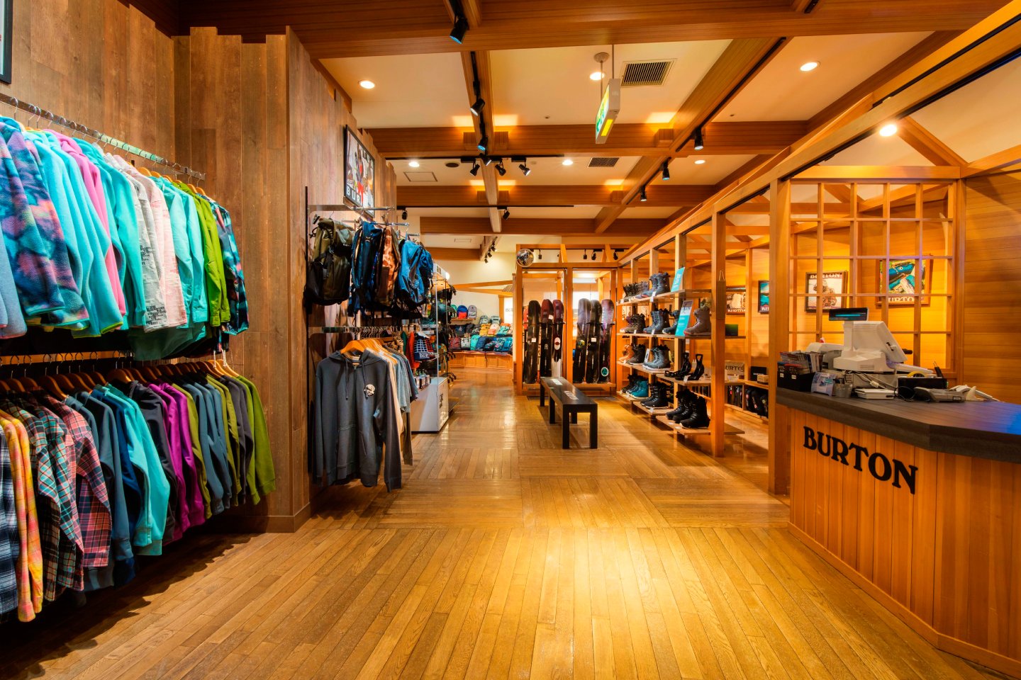 Burton Store - Rusutsu