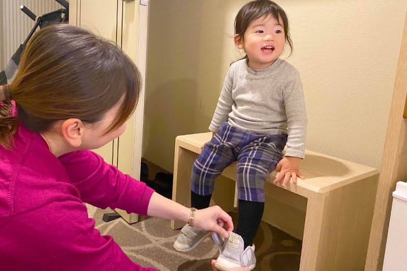 小さなお子様が靴を履くときのイスとしてもご利用ください
