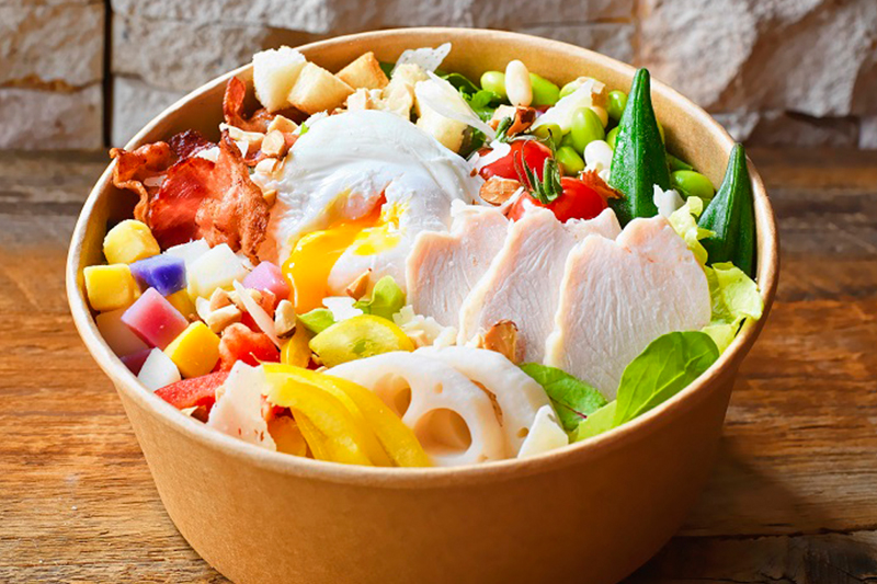良質なたんぱく質を多くとれる蒸し鶏とたまごサラダ