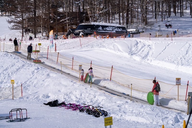 雪遊びアイテム遊び放題！年齢問わず楽しめるサムライキッズパーク