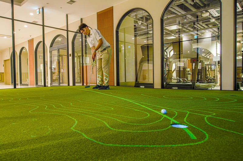 グリーンそのものが動く。究極のパッティング体験「Virtual Green」