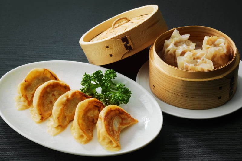手作り特製焼き餃子、肉焼売