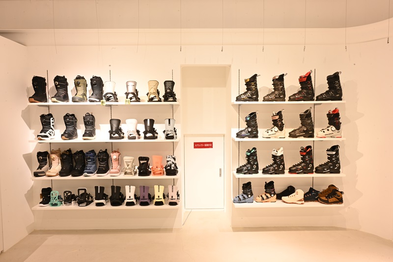 マウンテンスポーツと全天候をカバーするSALOMON最強のFOOTWEARのフルラインナップが自慢