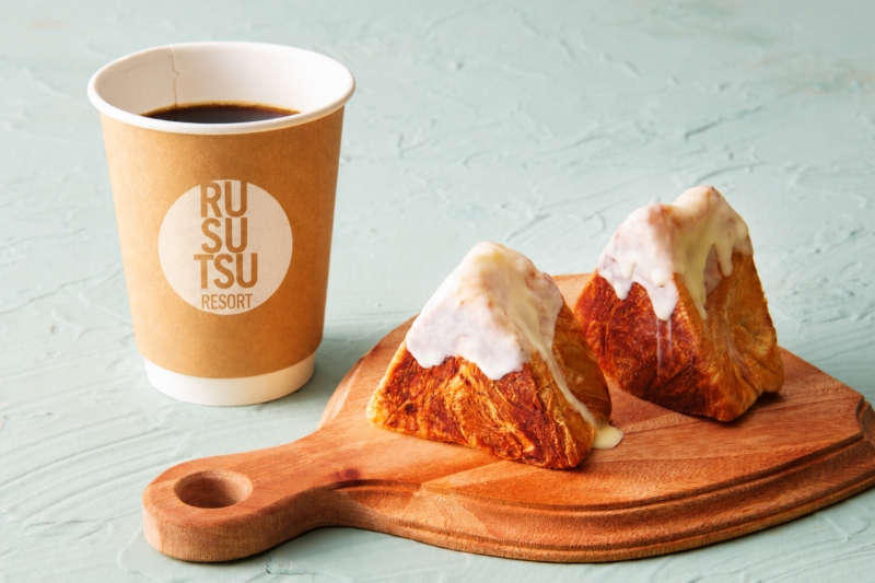 羊蹄山をかたどったクロワッサンで、特別なカフェタイム